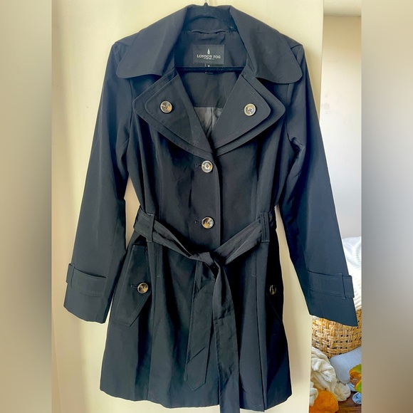 Black trench coat (Medium) from London Fog - Picture 1 of 4